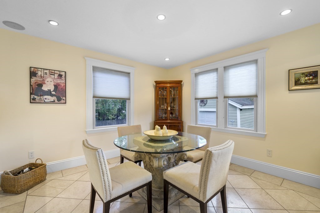 14 Homestead Road Marblehead, MA 01945 - Photo 28 of 41 a dining room with furniture and window