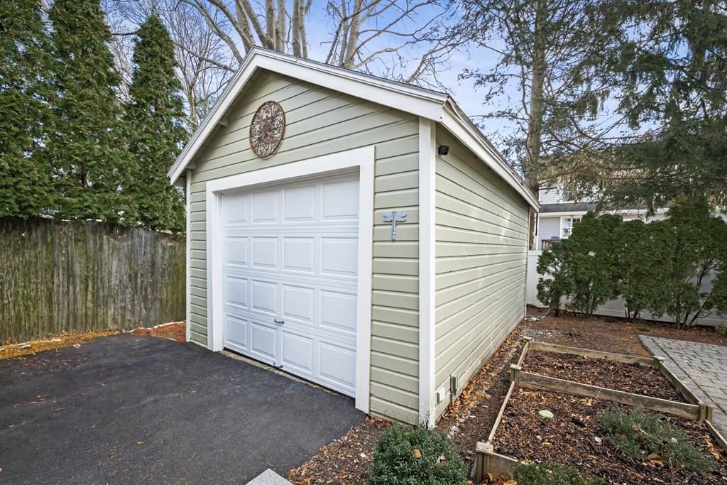 14 Homestead Road Marblehead, MA 01945 - Photo 7 of 41 a view of backyard of house