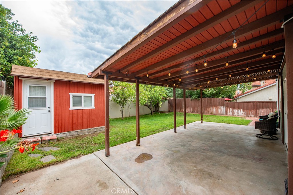 27872 Wakefield Road Castaic, CA 91384 - Photo 31 of 38 Backyard