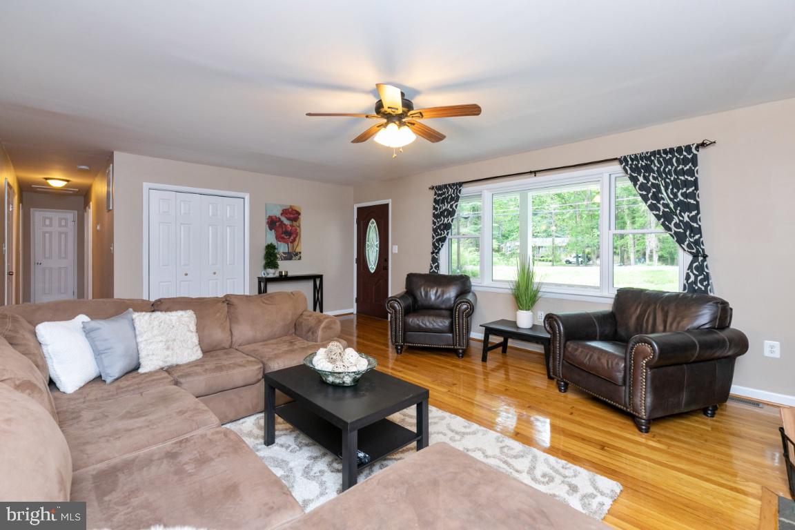 7014 Harvey Road Manassas, VA 20112 - Photo 7 of 35 Gallery Image 7