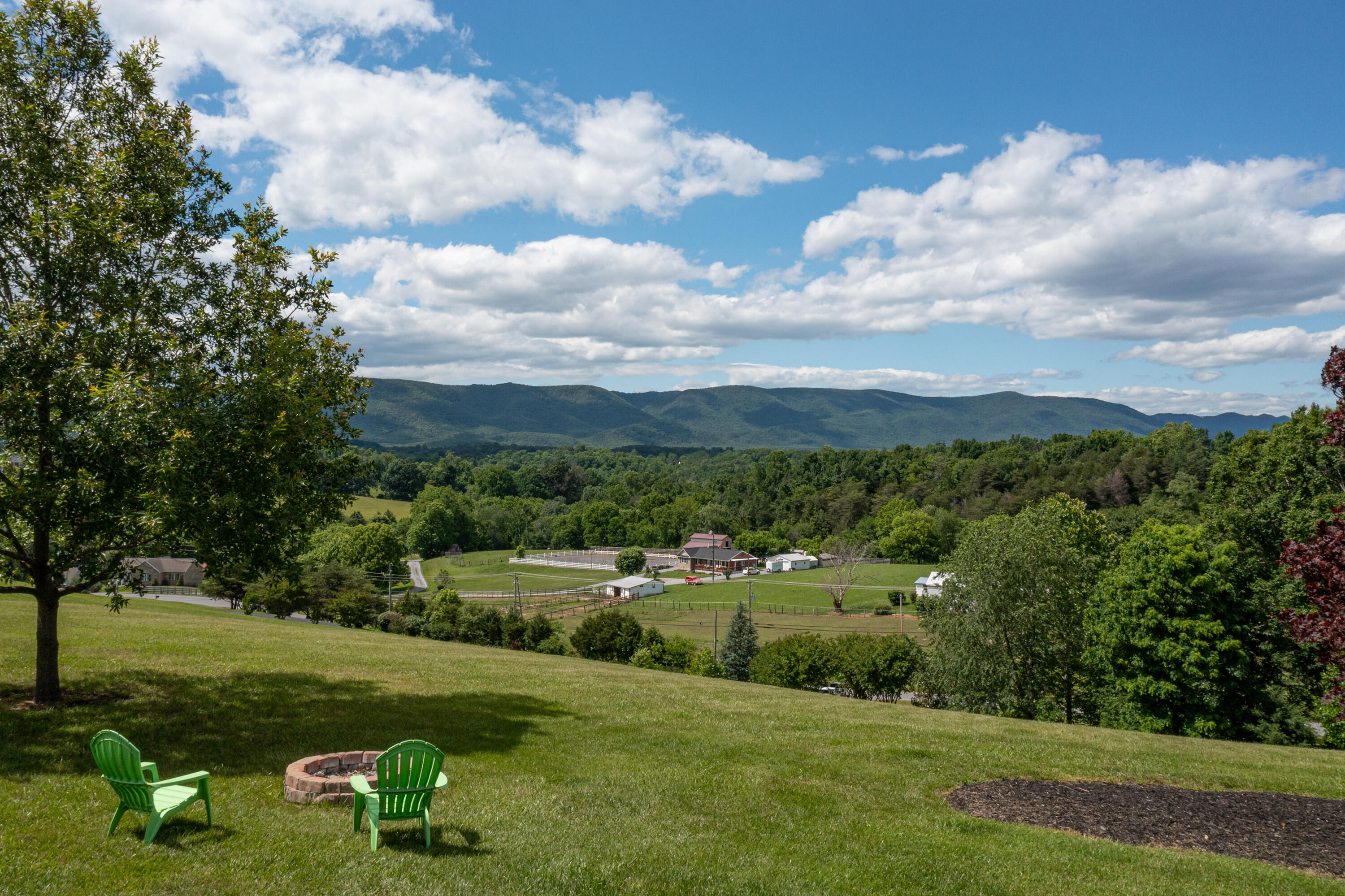 4459 Country Club Road Troutville, VA 24175 - Photo 3 of 35 Views