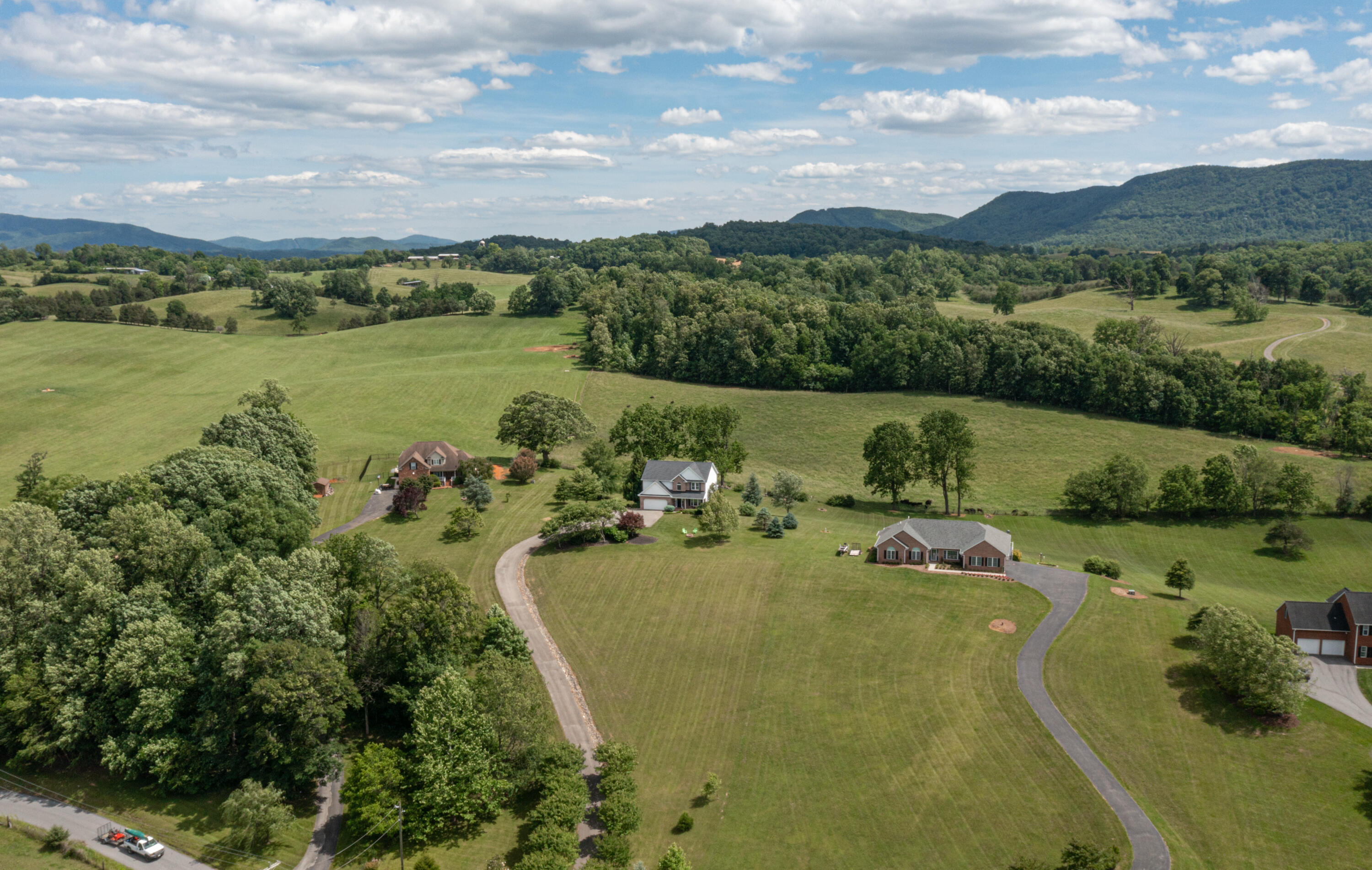 4459 Country Club Road Troutville, VA 24175 - Photo 7 of 35 Surrounding Area