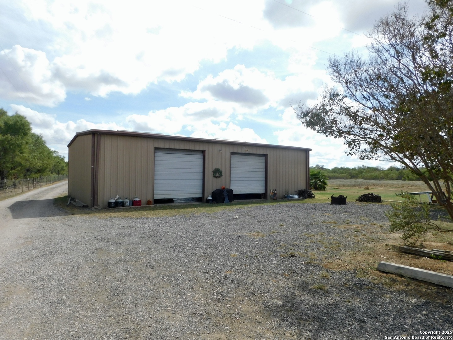 462 County Road 763 Devine, TX 78016 - Photo 21 of 26