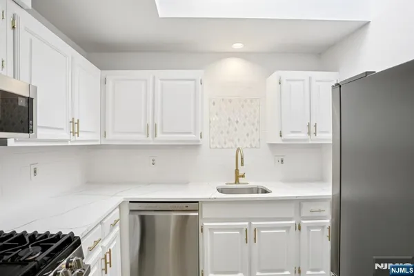 $2,850 | 66 Park Avenue, Unit C, Park Ridge, NJ 07656