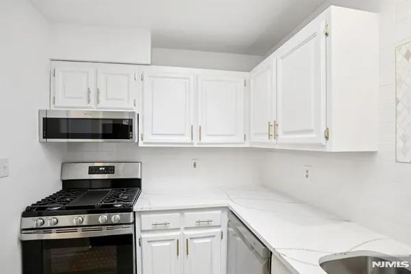 $2,850 | 66 Park Avenue, Unit C, Park Ridge, NJ 07656