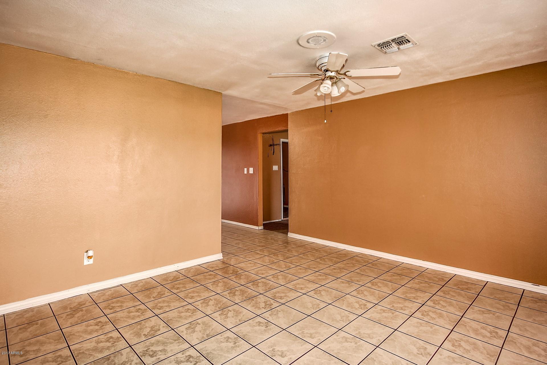 6807 West Berkeley Road Phoenix, AZ 85035 - Photo 4 of 27 Berkeley (4)