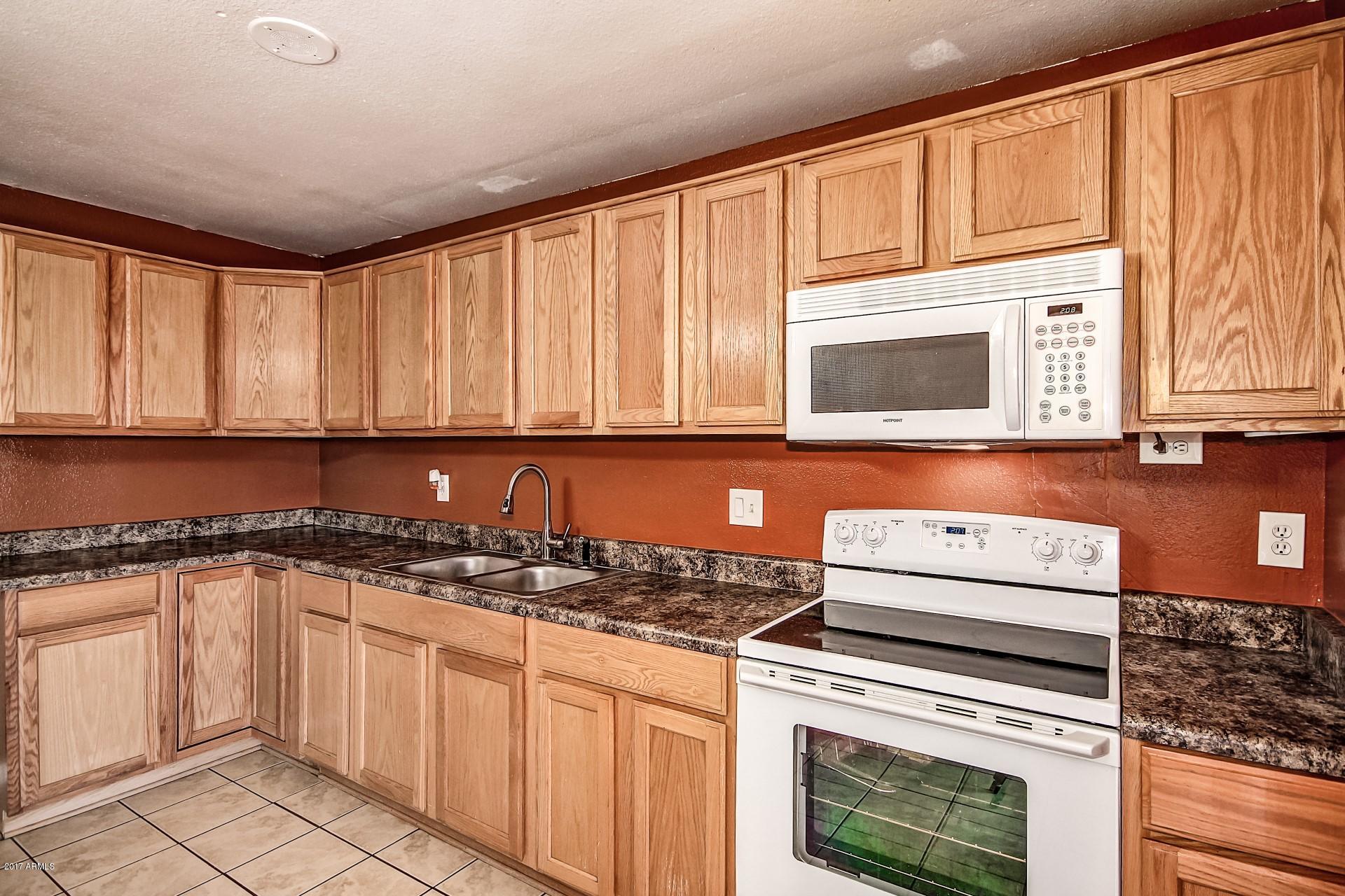 6807 West Berkeley Road Phoenix, AZ 85035 - Photo 9 of 27 Berkeley (9)