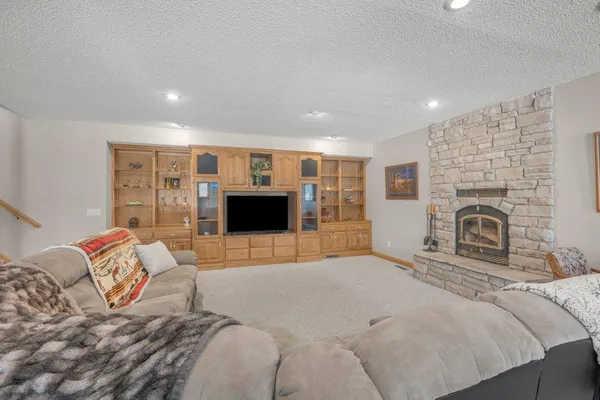 $1,200,000 | 15886 64th Street Southeast, Becker, MN 55308