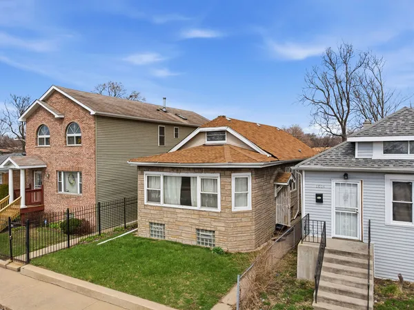 $240,000 | 1018 West 115th Street, Chicago, IL 60643