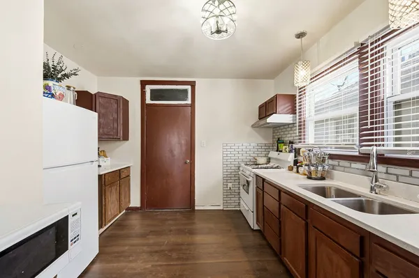 $240,000 | 1018 West 115th Street, Chicago, IL 60643