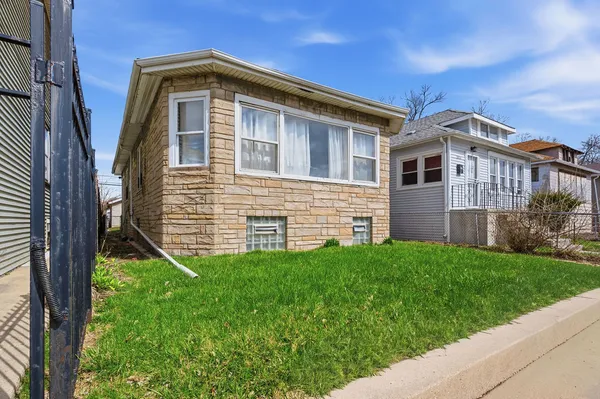 $240,000 | 1018 West 115th Street, Chicago, IL 60643