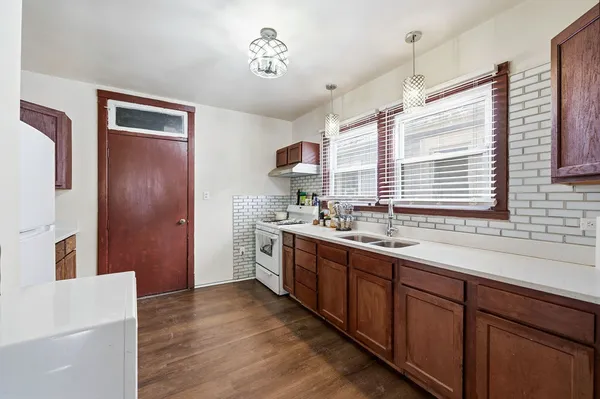 $240,000 | 1018 West 115th Street, Chicago, IL 60643