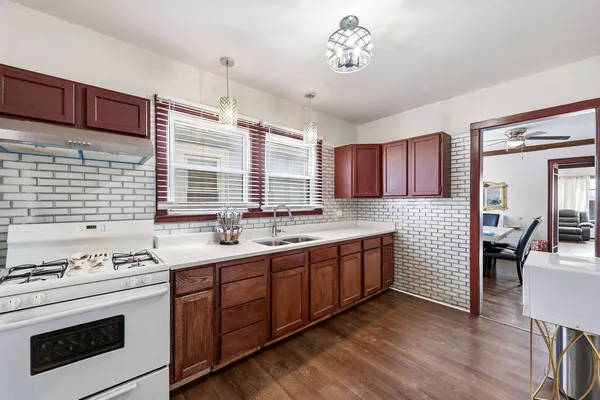 $240,000 | 1018 West 115th Street, Chicago, IL 60643