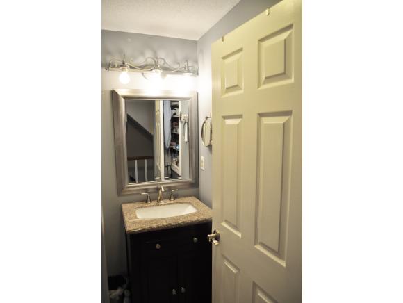9 Salisbury Road, Unit 61 Nashua, NH 03064 - Photo 16 of 30
