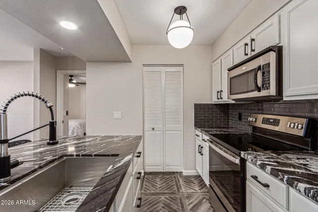 $290,000 | 200 East Southern Avenue, Unit 242, Tempe, AZ 85282