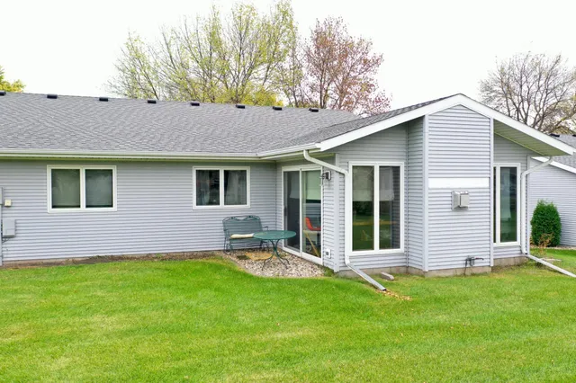 $244,600 | 2506 9th Street Southwest, Willmar, MN 56201