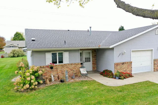 $244,600 | 2506 9th Street Southwest, Willmar, MN 56201