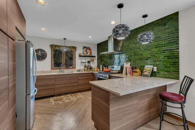 $244,600 | 2506 9th Street Southwest, Willmar, MN 56201