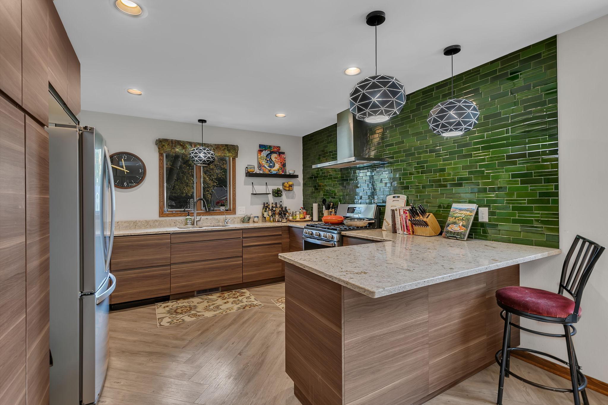 2506 9th Street Southwest Willmar, MN 56201 - Photo 4 of 29