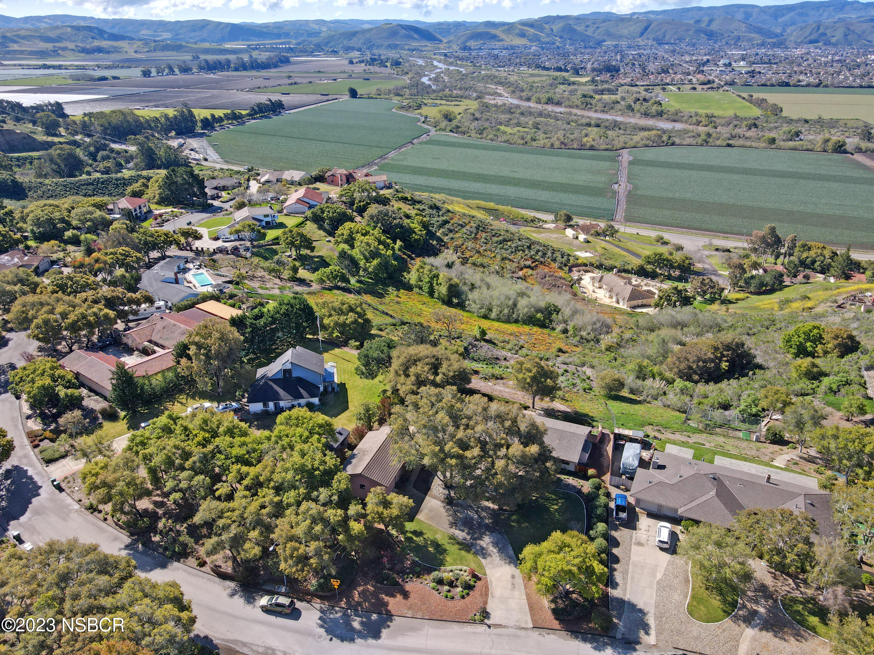 2845 Lewis Drive Lompoc, CA 93436 - Photo 4 of 68 5
