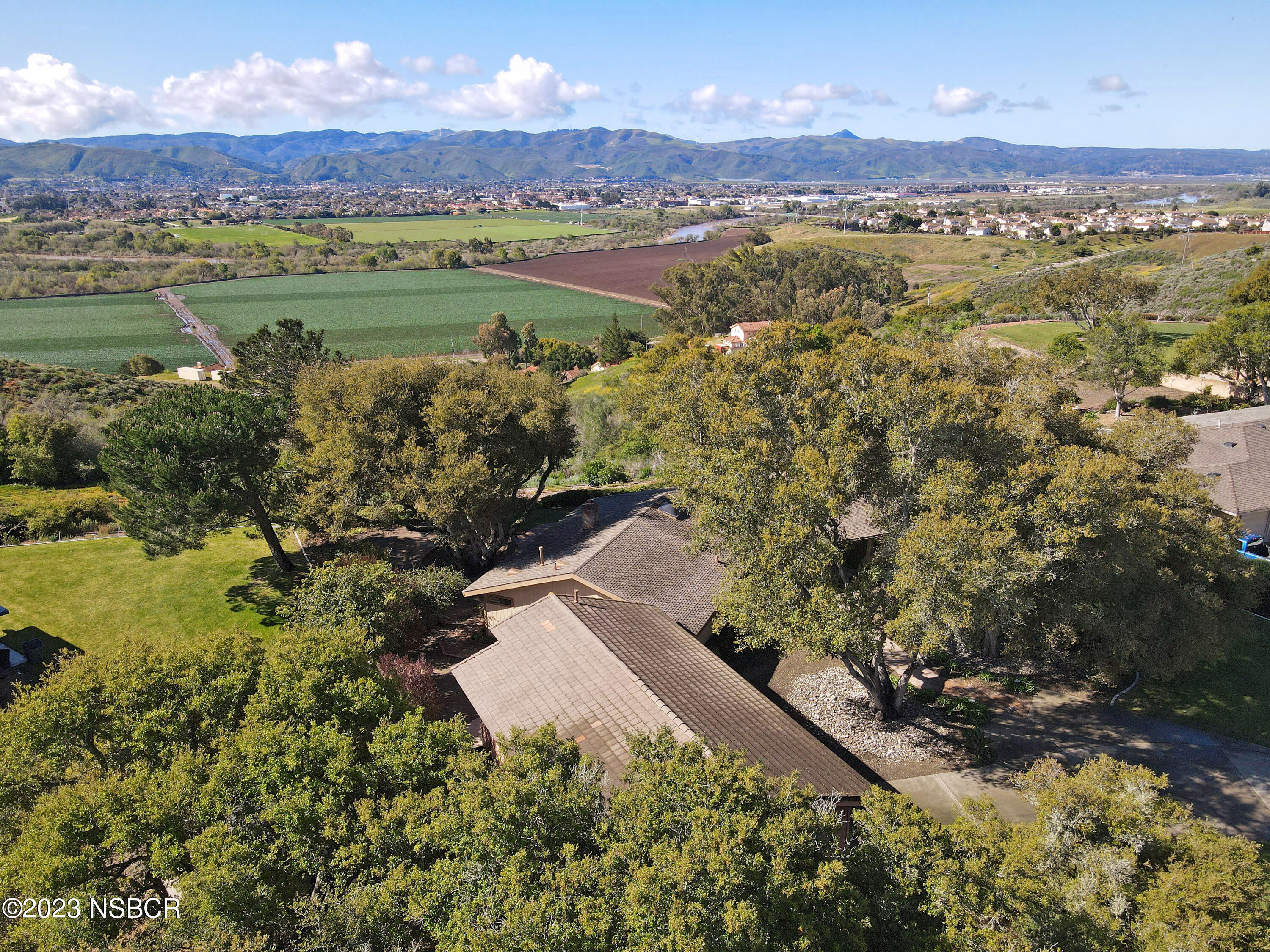 2845 Lewis Drive Lompoc, CA 93436 - Photo 9 of 68 10