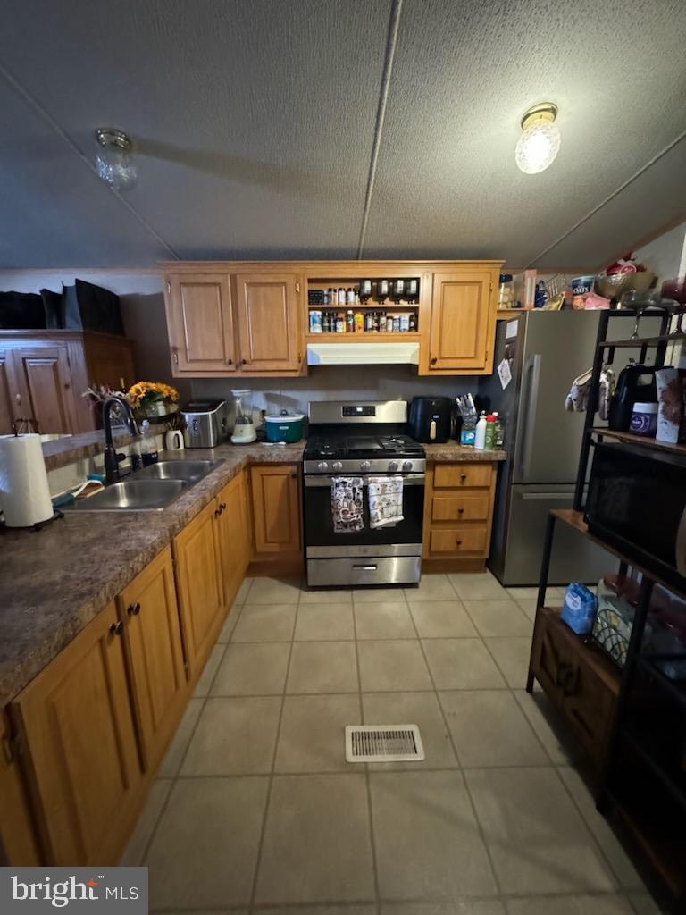 116 Bordic Road Reading, PA 19606 - Photo 5 of 12 Gallery Image 5