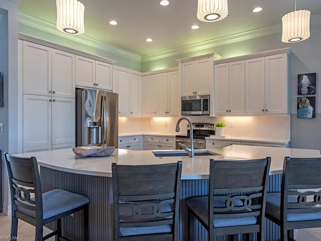 $975,000 | 3693 Pleasant Springs Drive, Naples, FL 34119