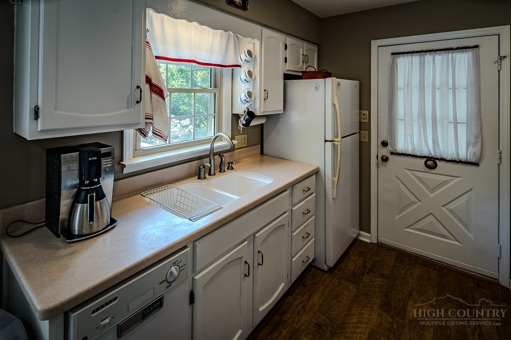 40 Spring Brook Road Newland, NC 28657 - Photo 13 of 40