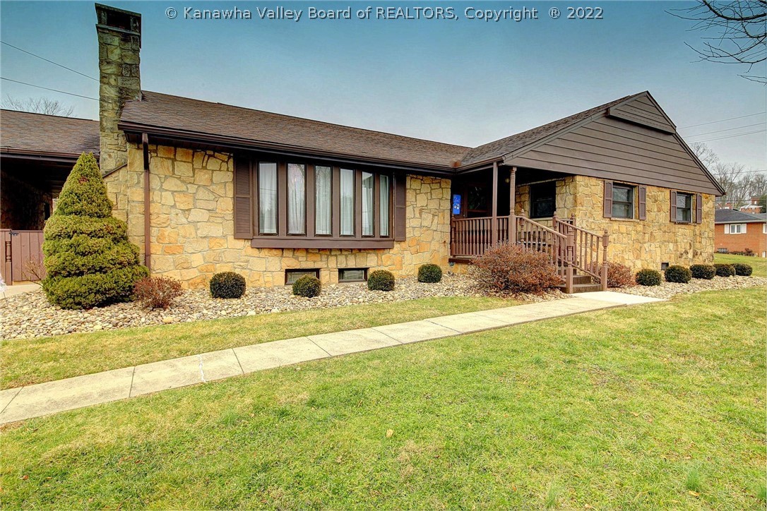 247 South Pinch Road Elkview, WV 25071 - Photo 3 of 41 Gallery Image 3