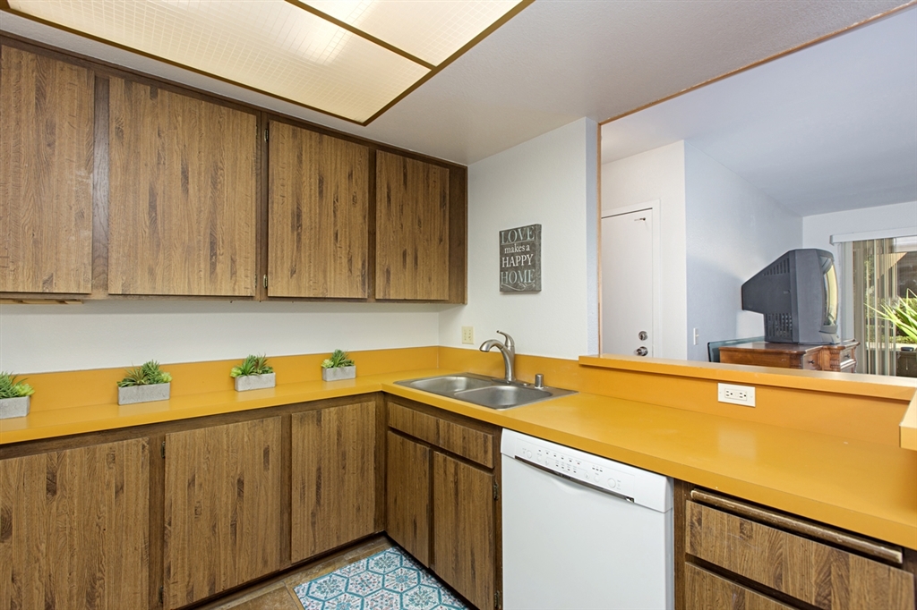 5938 Rancho Mission Road, Unit 131 San Diego, CA 92108 - Photo 4 of 25 Gallery Image 4