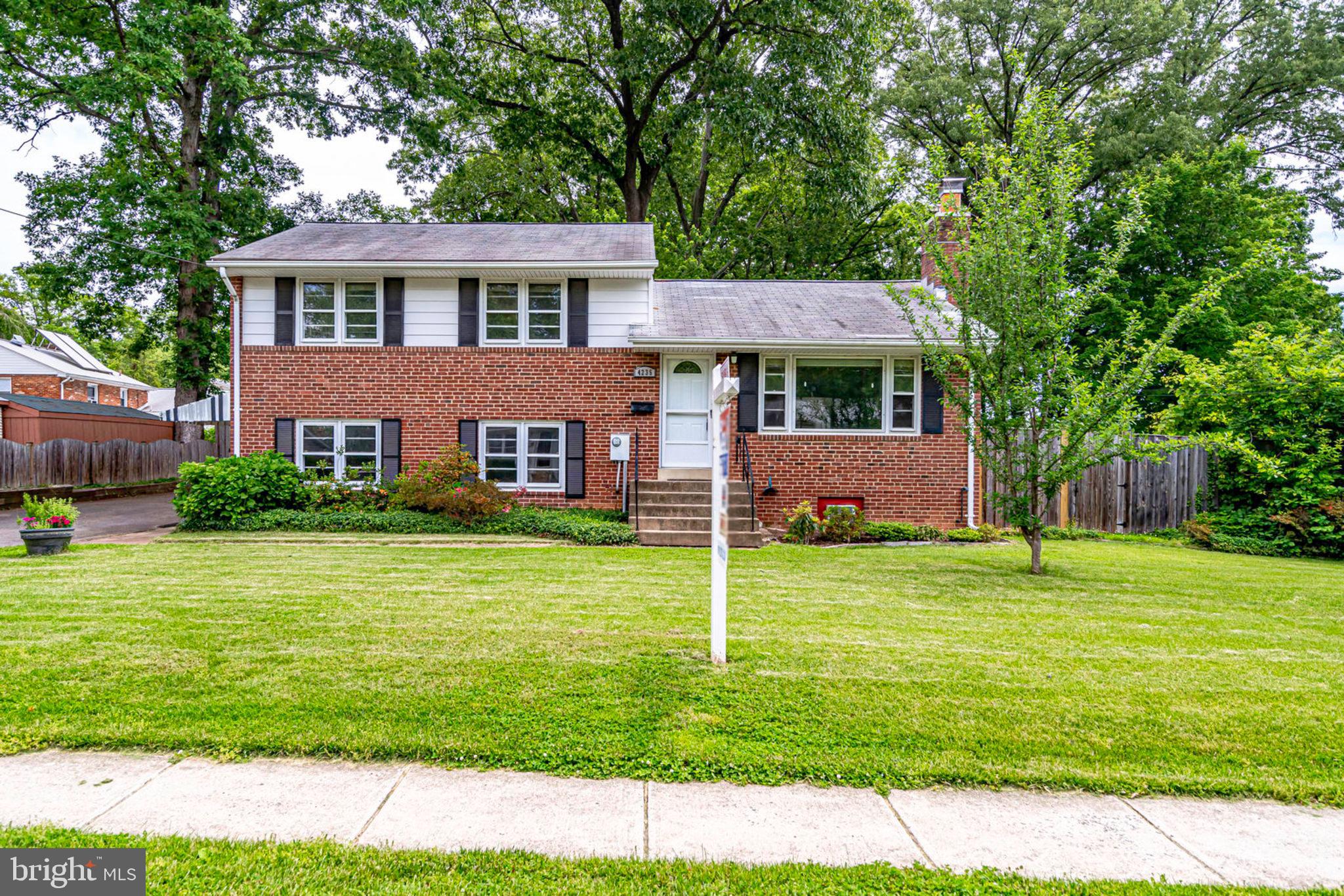4235 Sideburn Road Fairfax, VA 22030 - Photo 3 of 54 Gallery Image 3