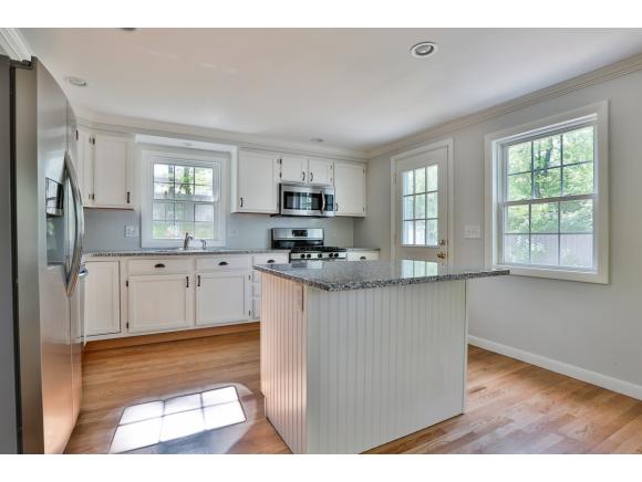 6 Syracuse Road Nashua, NH 03064 - Photo 13 of 26