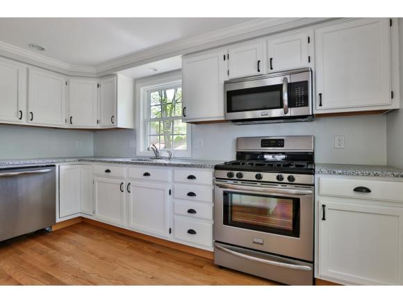 6 Syracuse Road Nashua, NH 03064 - Photo 14 of 26