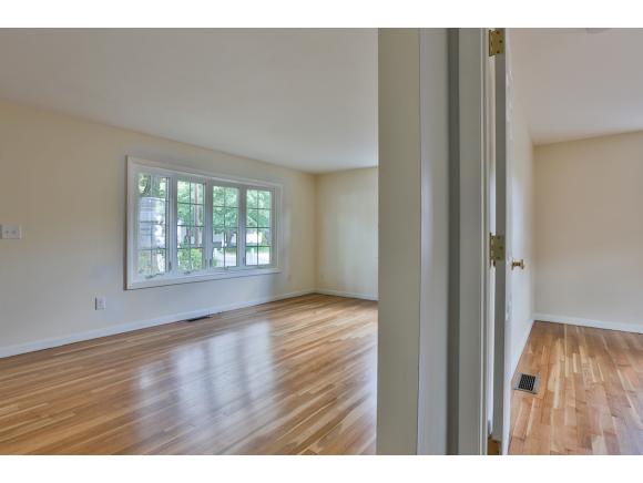 6 Syracuse Road Nashua, NH 03064 - Photo 16 of 26