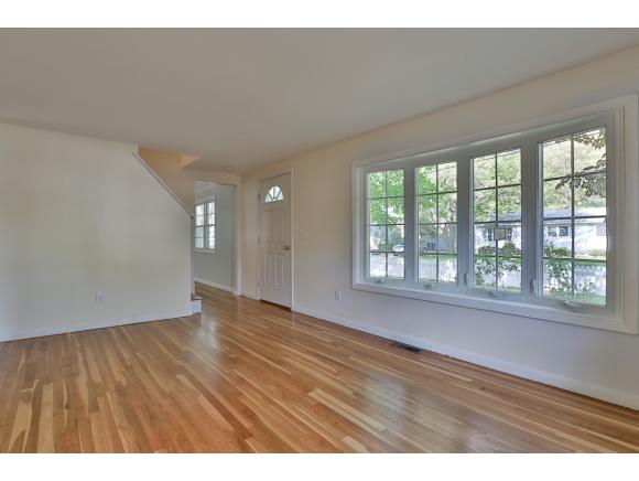 6 Syracuse Road Nashua, NH 03064 - Photo 17 of 26