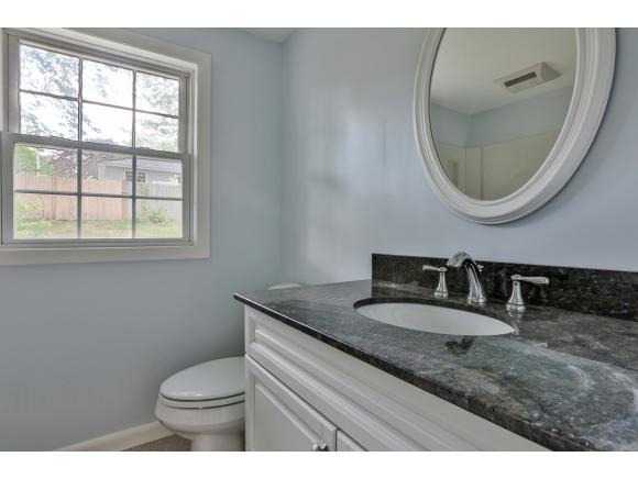 6 Syracuse Road Nashua, NH 03064 - Photo 20 of 26