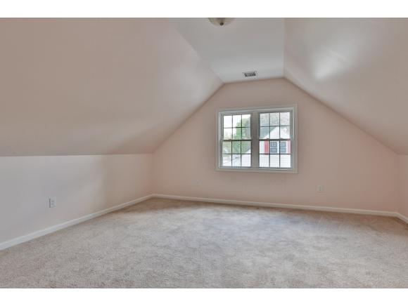 6 Syracuse Road Nashua, NH 03064 - Photo 23 of 26