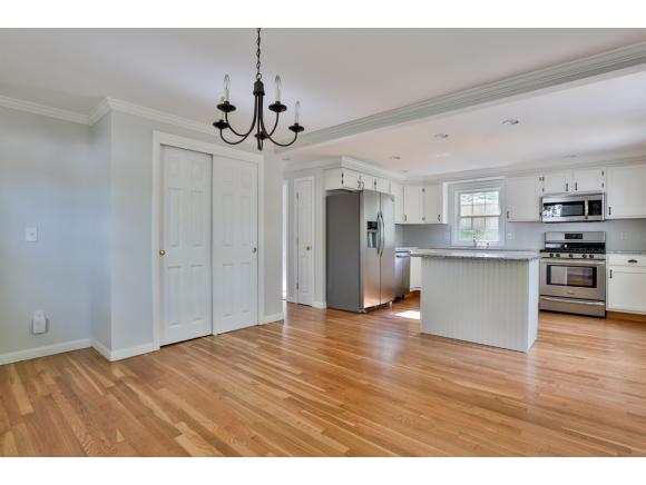6 Syracuse Road Nashua, NH 03064 - Photo 7 of 26