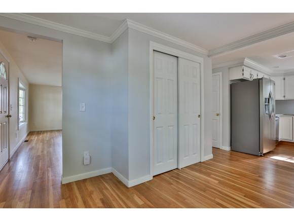 6 Syracuse Road Nashua, NH 03064 - Photo 9 of 26