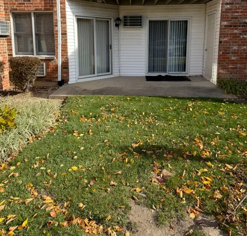 $185,000 | 4304 West Shamrock Lane, Unit 1A, McHenry, IL 60050