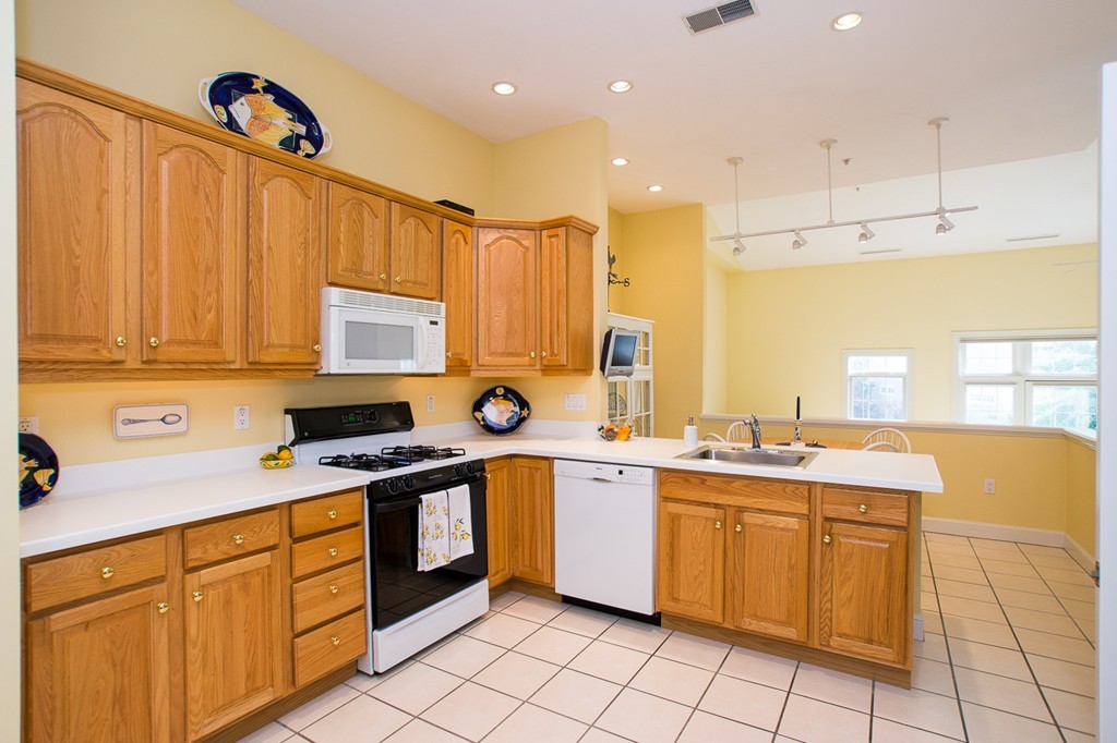 235 Victory Road, Unit 235 Quincy, MA 02171 - Photo 8 of 26 Gallery Image 8