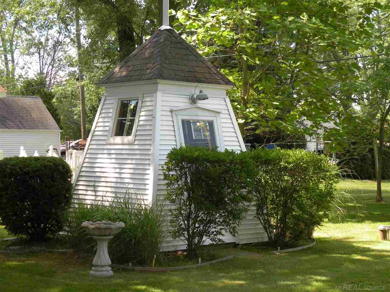 6757 Lakeshore Road Lexington, MI 48450 - Photo 12 of 41 31297117-11.JPG