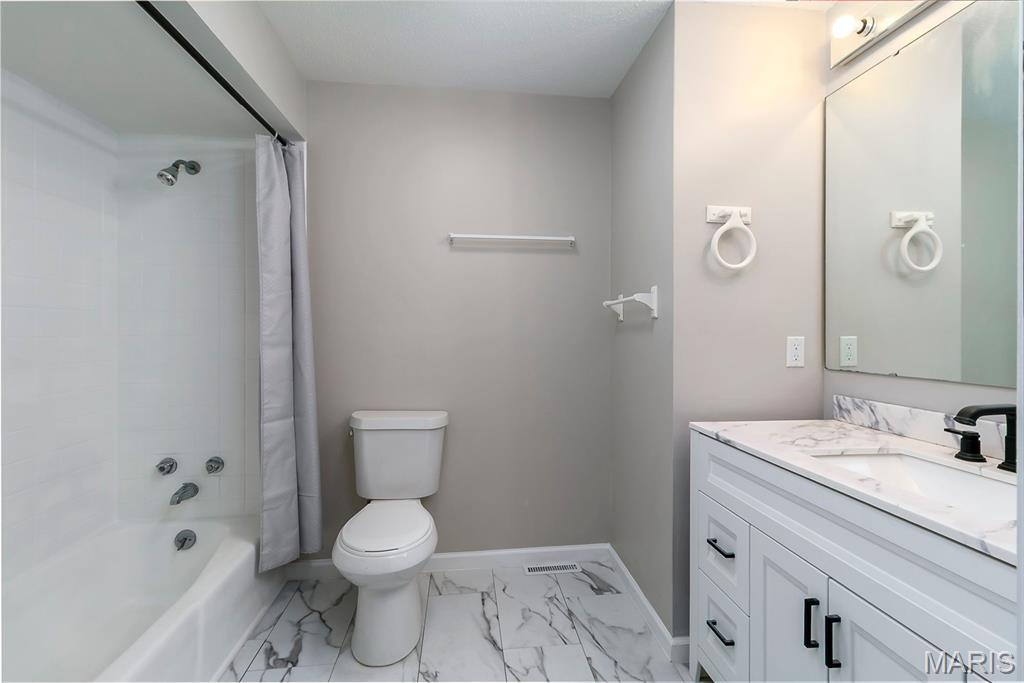 11944 Roseview Lane St. Louis, MO 63138 - Photo 15 of 28