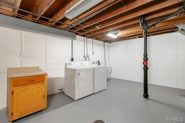 $299,000 | 11944 Roseview Lane, St. Louis, MO 63138