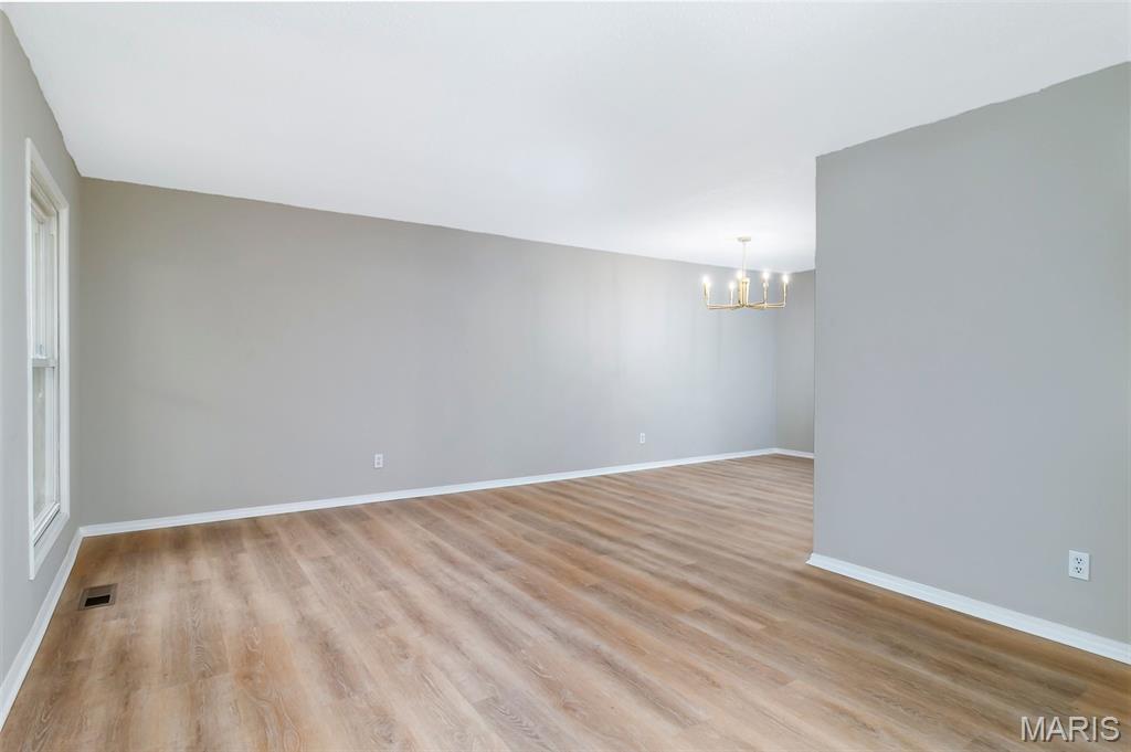 11944 Roseview Lane St. Louis, MO 63138 - Photo 7 of 28