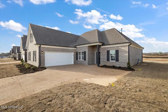 $351,900 | 6498 Beckett Lane, Olive Branch, MS 38654