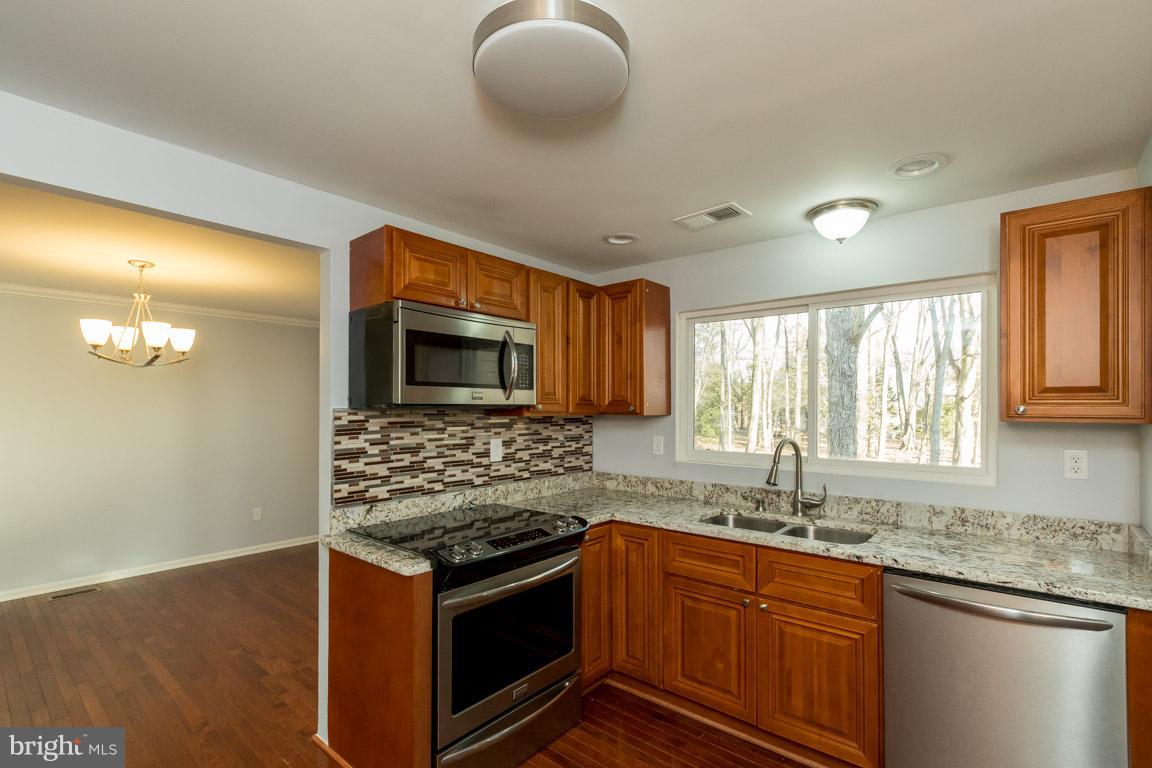 12208 Riverview Road Fort Washington, MD 20744 - Photo 13 of 29 Kitchen