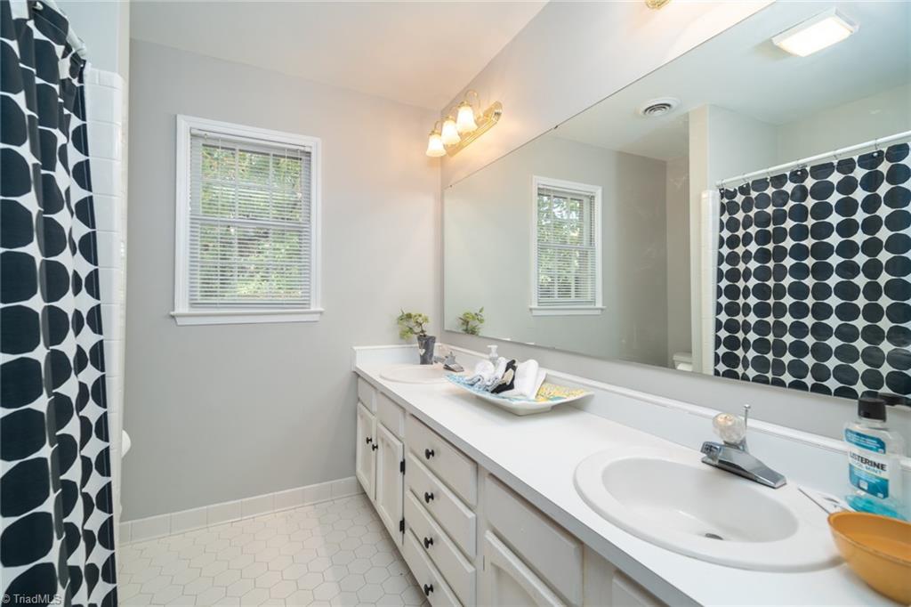 4208 Hobbs Road Greensboro, NC 27410 - Photo 24 of 35 Gallery Image 24