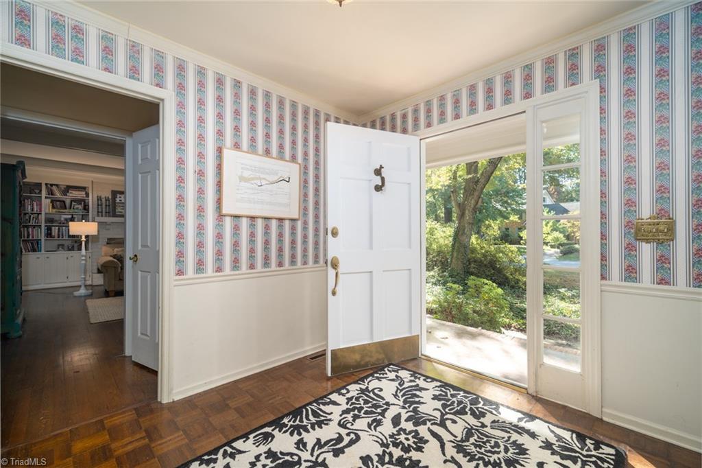 4208 Hobbs Road Greensboro, NC 27410 - Photo 5 of 35 Gallery Image 5
