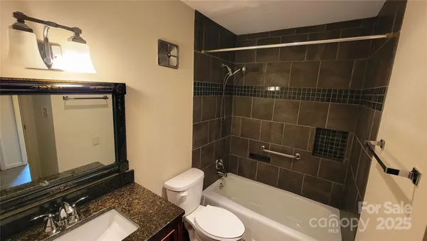 $240,000 | 1323 Queens Road, Unit 320, Charlotte, NC 28207